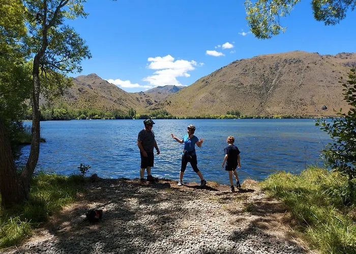 Lake Escape - Brand New Warm And Quiet Two Bedroom Apartment