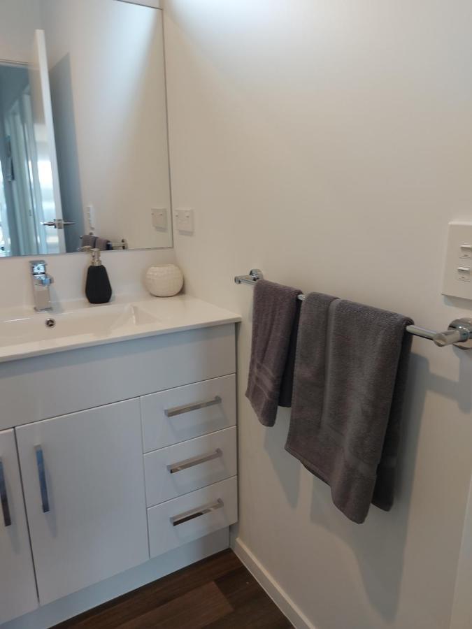 Escape - Brand New Warm And Quiet Two Bedroom Apartment *